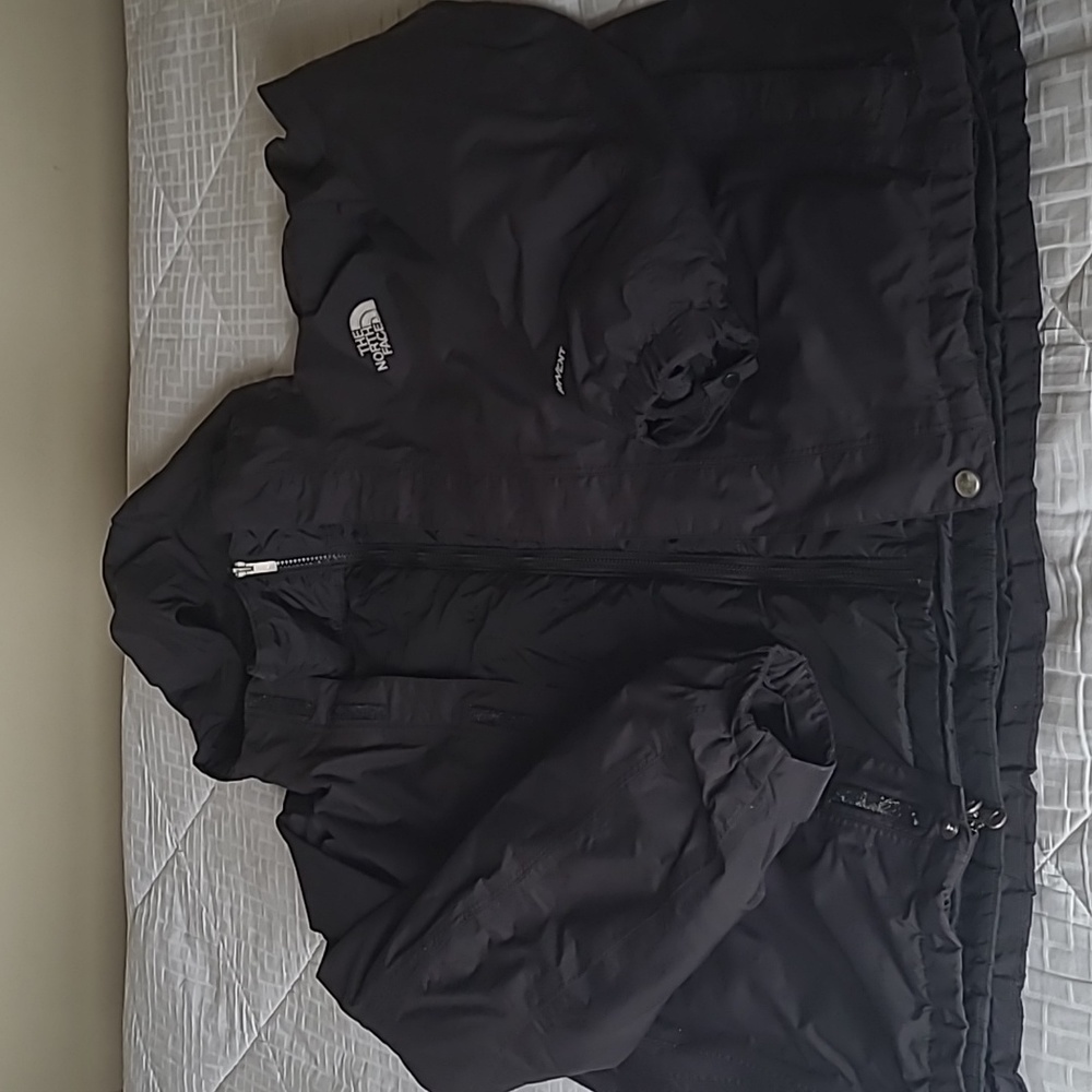 Men's  The North Face 2 in 1 black xl HyVent jacket.